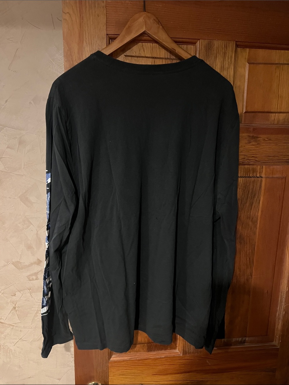 AllSaints Black Long-Sleeve Crew Neck Tee with Sleeve Accent - Picture 2 of 3